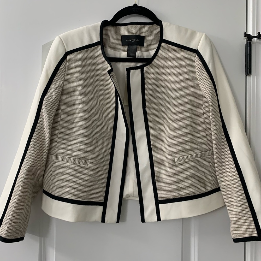 Ann Taylor Blazer size 8